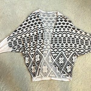 Moa Moa cream and gray patterned cardigan